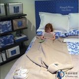 组图：澳洲2岁大眼萝莉奢靡生活照 直升机代步