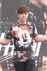 组图：罗志祥自曝最爱裸体照镜子超自恋