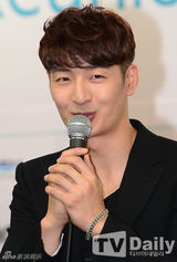 组图：韩团god演唱会暌违12年完整体回归