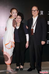 组图：看王菀之演唱会72变！泳装透视钢管舞