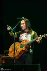 组图：番茄热波音乐节开启  动力火车掀大合唱