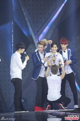 组图：EXO开唱秀广东话 喊“我爱你”示爱歌迷