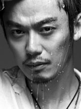 组图：芦芳生半裸秀人鱼线 网友呼c罩杯亮瞎眼