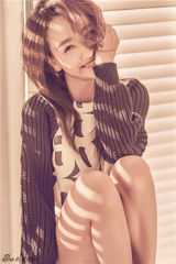 组图：杨蓉质感写真曝光 明眸闪动笑靥如花