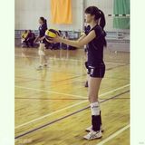 组图：哈萨克排球女将爆红！肤白貌美腿长120