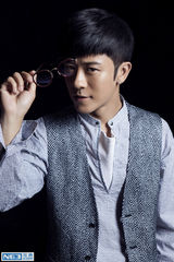 组图：林申写真虏获人心 气质俊朗特立独行