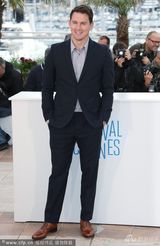 组图：《狐狸猎手》塔图姆客串摄影师耍宝不停