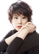 组图：海清日系时尚写真 随性短发演绎清新韵味