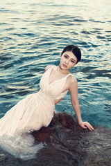 组图：徐冬冬泰国人鱼优雅写真曝光