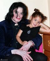 组图：MJ爱女帕丽斯初长成 朋克自拍照时尚青春