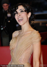 幻灯图集：《在路上》首映变庆生会 主席热拥导演