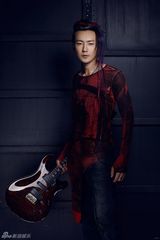 黄义达生日爆朋克风图 演唱会重音乐性 (图)