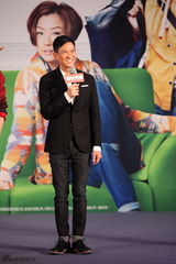 组图：《临时同居》郑秀文称许志安生命伴侣