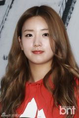 组图：少女时代孝渊A Pink等出席活动 秀出简约时尚