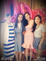 组图：吴佩慈爱女正面首曝光 百日宴范范出席