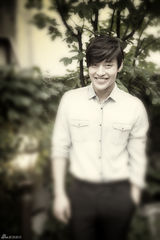 独家：韩星姜河那亲密接触小浪展暖男笑容