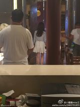 组图：赵薇攒局聚会热拥老公 马云出席董洁消瘦