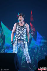 组图：萧亚轩携新欢看罗志祥巡演 小猪力挺星爷