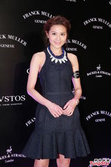 组图：吴建豪证何超莲吴克群甜蜜游韩国