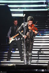 组图：准爸爸王力宏火力全开鸟巢开唱再加码