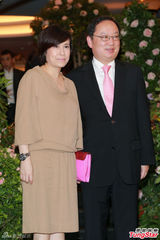 组图：林建岳爱女嫁何正德 容祖儿方中信等齐贺