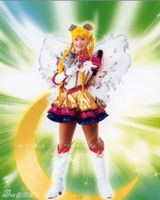 组图：动漫舞台剧对对碰 美少女变身成真人