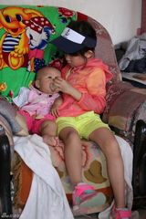 组图：《爸爸去哪儿》萌娃带娃大作战