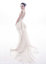 组图：叶璇演绎视觉大片 妆容精致造型百变