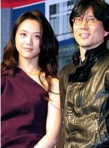 组图：汤唯金泰勇婚照曝光 已正式结为夫妻