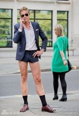 组图：英国猛男穿齐蛋超短裤上街惊呆路人