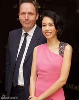 组图：莫文蔚自曝不打算生娃 挺周星驰会照顾人