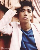 组图：2PM祐荣时尚写真 演绎色彩风情