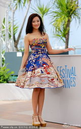 组图：王超《幻想曲》亮相戛纳 女主菅韧姿俏丽