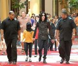 策划：MJ辞世五周年 流行之王温馨版爸爸去哪儿