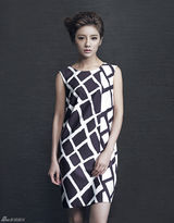 组图：伊一时尚大片高冷魅惑 演绎百变女郎风采