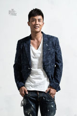 组图：《熟男养成记》曝剧照 杜淳造型时尚