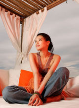 高清组图：舒淇海边写真休闲随意打造浪漫意境