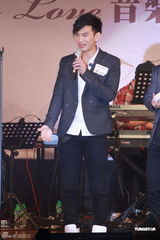 组图：薛凯琪音乐会献唱赞母亲伟大