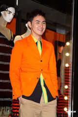 组图：侯佩岑自曝婚期在4月 与林志玲同场斗艳