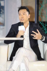 组图：甄子丹欲挑战喜剧片 将回港入组拍摄新戏