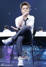 组图：《MCD》众星献唱 EXO11人献双曲舞台