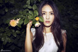 组图：蔡文静丛林写真曝光 白裙纯净宛若精灵