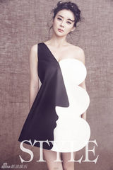 组图：袁姗姗杂志复古大片 尽显优雅小女人气质