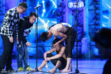 组图：好舞蹈金星组考核 学员不堪压力险晕倒