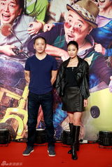 组图：《心花路放》首映红毯 美女群亮相