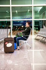 组图：张翰下岗李菲儿当导游 郑佩佩爱女探班