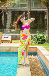 组图：赵文琪泰国泳装写真充满魅惑色彩