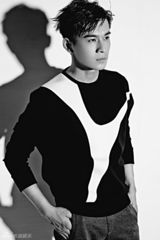 组图：乔振宇质感写真 型男玩转光影世界