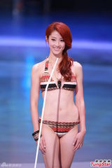 组图：港姐泳装环节吸睛 挺美乳扭蛮腰热辣辣