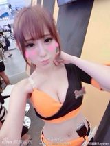 组图：大胸妹纸来啦！CJ胸猛开幕遭戏称硅胶展